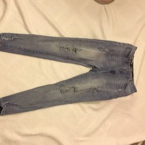 Lightly worn skinny jeans. Ripped jeans